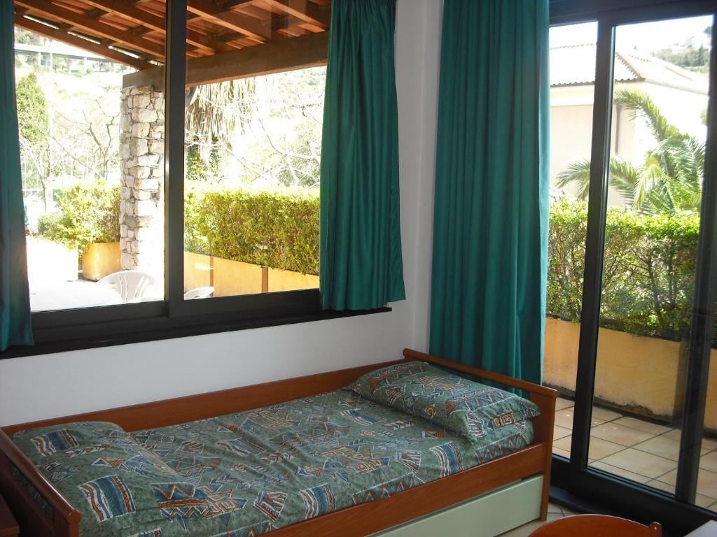 One-Bedroom Apartment,1584564327:JPEG